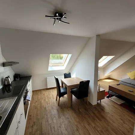 Gemuetliches Dachapartment Lägenhet *